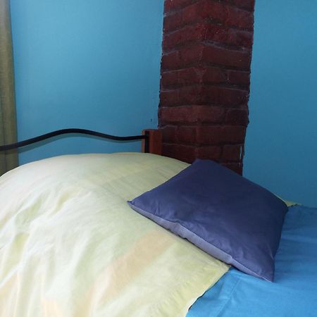 Hostal Casa Verde Limon ヴァルパライソ 部屋 写真