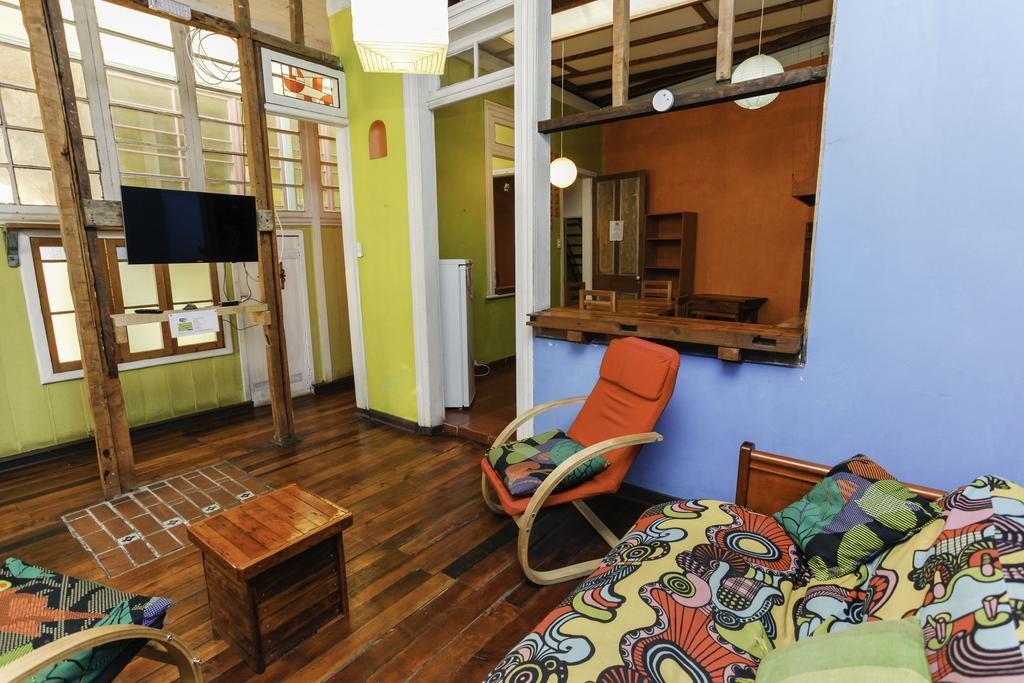 Hostal Casa Verde Limon ヴァルパライソ エクステリア 写真