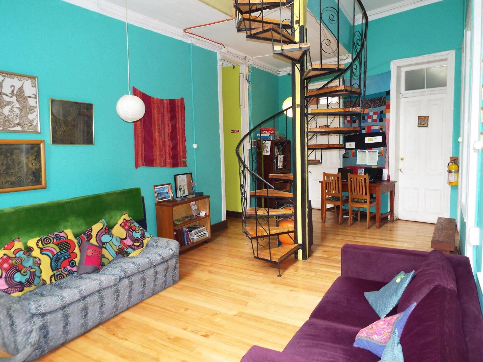 Hostal Casa Verde Limon ヴァルパライソ エクステリア 写真
